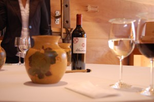 Degustação da safra 2004: de fato o Almaviva é um vinho de perfil bordalês e de alma chilena