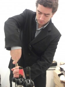 Cristián Rodríguez, Diretor Comercial da Emiliana, pertencente ao grupo CyT, conduziu degustação de vinhos orgânicos do portfólio da Magna Importadora
