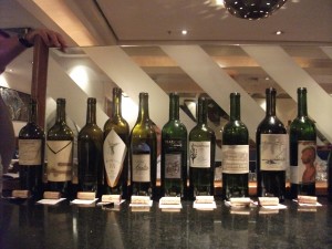 No total dez vinhos foram abertos, cinco de cada país. No pódio dois argentinos contra um chileno