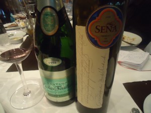 O champagne foi degustado antes do Seña e Vega-Sicilia, ambos da safra 1999, excepcional no Maipo (Chile) e Ribera del Duero (Espanha)
