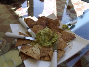 Palta (abacate) com nacho e pistache: refrescante e simplesmente delicioso - excelente harmonização com o espumante método charmat Cono Sur