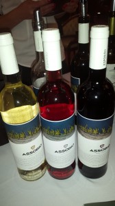 A linha Assobio - vinhos da Herdade do Esporõ no Douro, ganhou um delicioso branco e um Rosé gastronômico que vieram a se somar ao Assobio Tinto. Ambos da Qualimpor