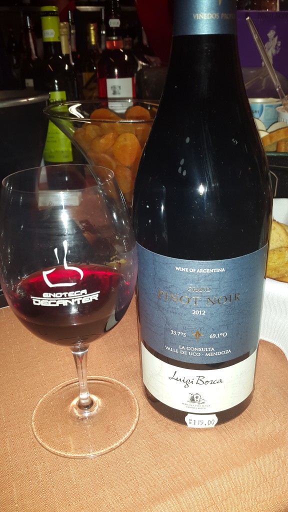 O novo Pinot Noir Luigi Bosca já nasce como um dos melhores da Argentina. E o melhor de tudo é que não custa R$ 200, R$ 300 como alguns pinots desse país....