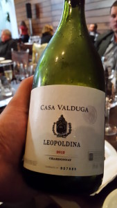 Chardonnay Leopoldina 2013 - aromas e sabores amanteigados. A fruta vem depois.