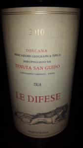 Le Difese - um tinto típico da Toscana, excelente acidez, perfil sofisticado el elegante por menos de R$ 200, produzido pela Tenuta San Guido