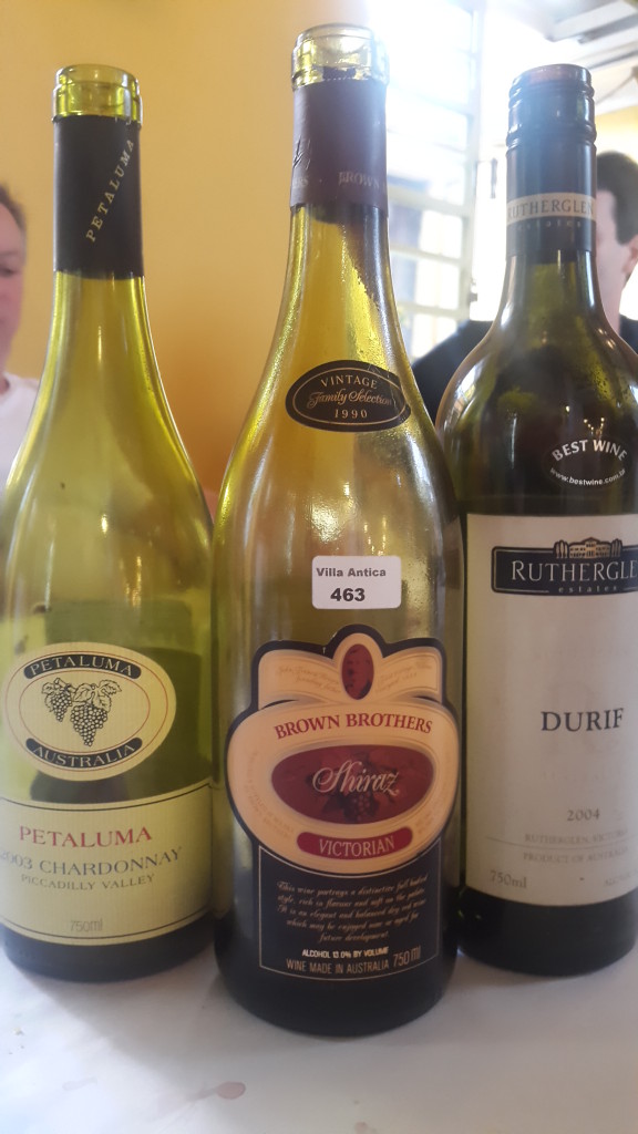 O branco Petaluma Chardonnay 2003 destacou-se; um Shiraz de 1990 e  Durif de 2004 também exibiram bom desempenho no copo! 