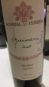 O Quimera 2008 foi levado pelo casal Paulo e Márcia (coordenadora). Um bom vinho, blend argentino com o protagonismo da Malbec.