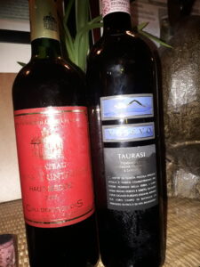 O Taurasi foi degustado ao lado de um exemplar Bordeaux