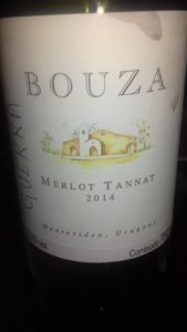 Bouza Merlot-Tannat 201 sagrou-se o campeão. A garrafa do Paulo Guerra é uma prova de que a Merlot exerce papel fundamental no arredondamento do vinho